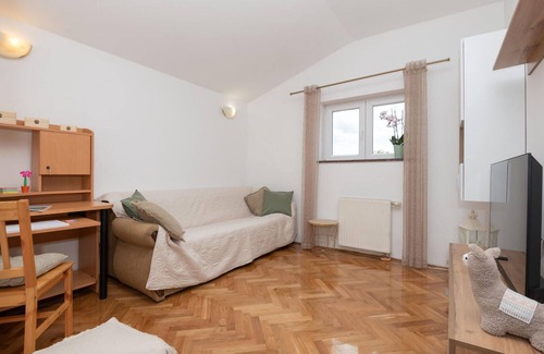 Imotski House | Cozy home in Gornji Vinjani with Wi-Fi