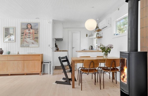 Udsholt House | Cozy home in Græsted with kitchen