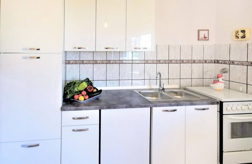 Vinodolska opcina House | Cozy home in Grizane with kitchen
