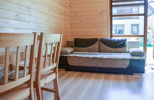 Grzybowo House | Cozy home in Grzybowo with kitchen