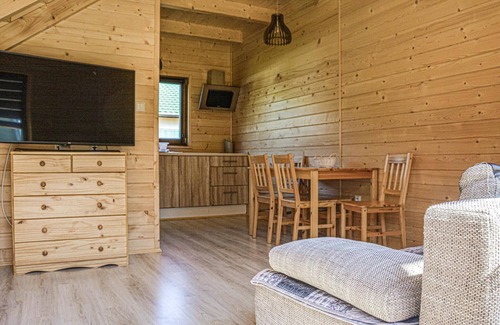 Grzybowo House | Cozy home in Grzybowo with kitchen