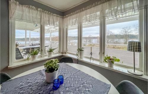 Hokerum House | Cozy Home In Hökerum With Kitchen