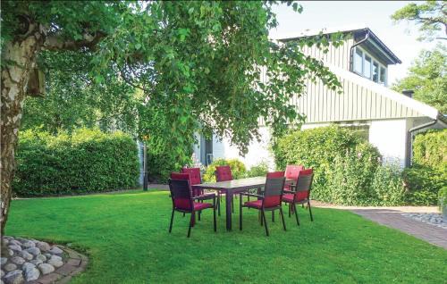 Hollviken House | Cozy Home In Höllviken With Wifi