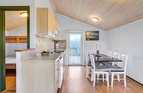 Hanstholm House | Cozy home in Hanstholm with kitchen