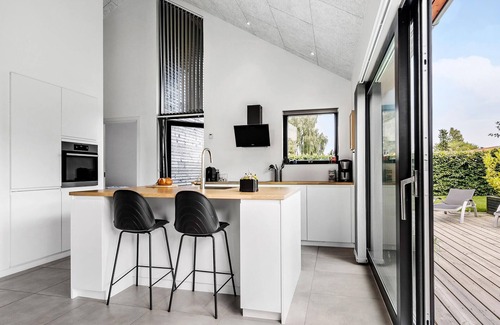 Hejlsminde Strand House | Cozy home in Hejls with sauna