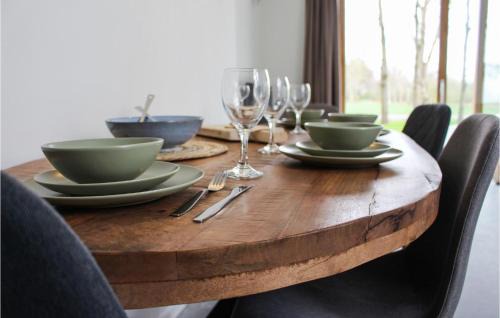 IJhorst House | Cozy Home In Ijhorst With Kitchen