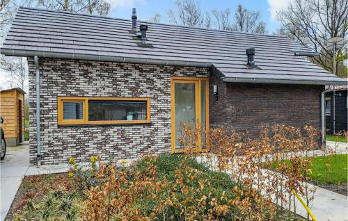 IJhorst House | Cozy Home In Ijhorst With Kitchen