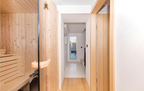 Kaprije House | Cozy Home In Kaprije With Sauna