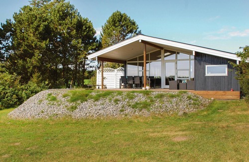 Knebel House | Cozy home in Knebel with WiFi