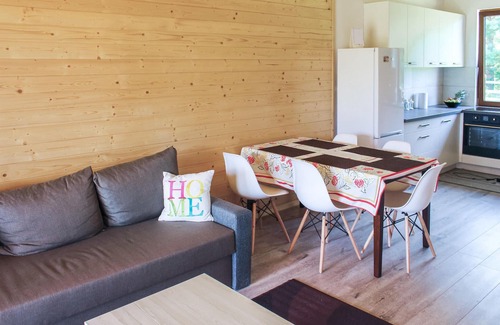 Kolczewo House | Cozy home in Kolczewo with kitchen