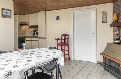 Merkem House | Cozy home in Merkem with WiFi