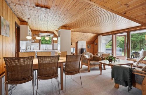 Houstrup House | Cozy home in Nørre Nebel with kitchen