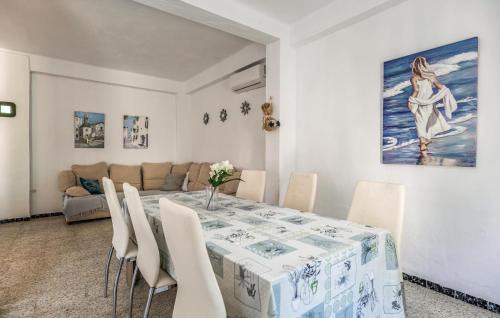 Puente Genil House | Cozy Home In Puente Genil