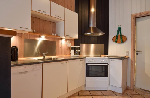 Houvig Strand House | Cozy home in Ringkøbing with kitchen