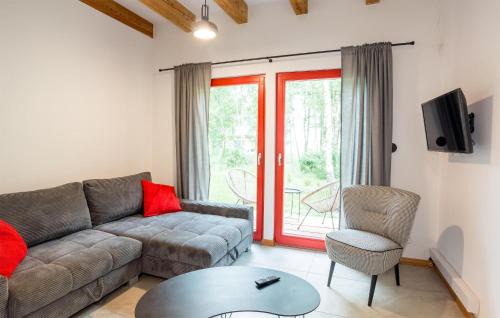 Debina House | Cozy Home In Rowy With Kitchen