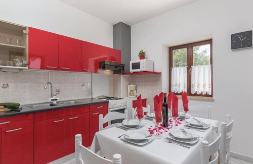 Sveta Nedelja House | Cozy home in Ruzici with kitchen