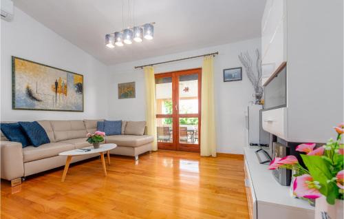 Posedarje House | Cozy Home In Slivnica