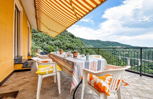 Teriasca House | Cozy home in Sori with house sea view