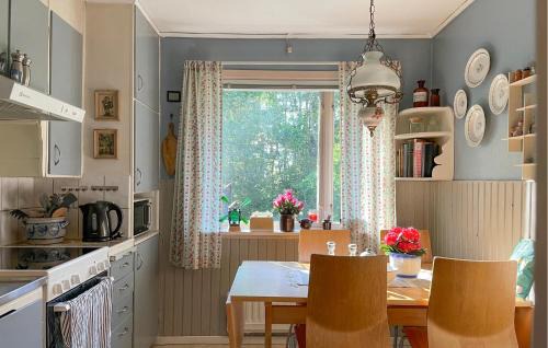 Ronninge House | Cozy Home In Strömsnäsbruk With Wifi