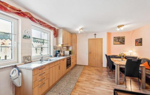 Strohn House | Cozy Home In Strohn With Kitchen