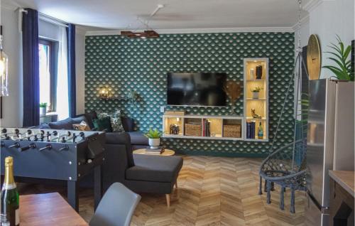 Ulmen House | Cozy Home In Ulmen With Kitchen