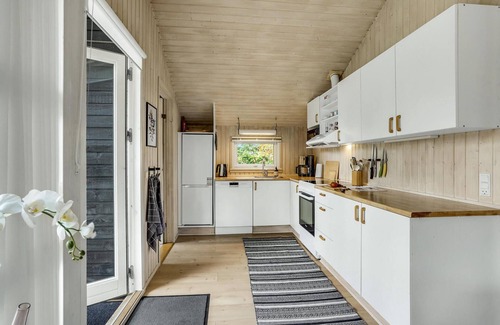 Bøtø By House | Cozy home in Væggerløse with sauna