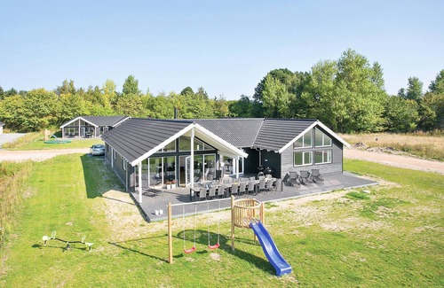 Vejby House | Cozy home in Vejby with sauna