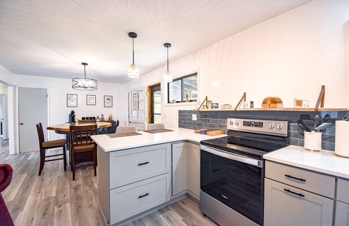 Mineral Bluff Cabin | Cozy home, near Toccoa River, fishing/tubing with a washer/dryer-Dogs ok