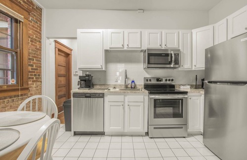 Old Northside Apartment | Cozy Home w Exposed Brick, Walk Downtown