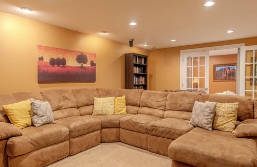 Lakewood House | Cozy Home with a Backyard Oasis
