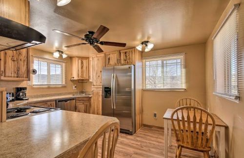 Henrieville House | Cozy Home with Canyon Views 2 Mi to Grand Staircase