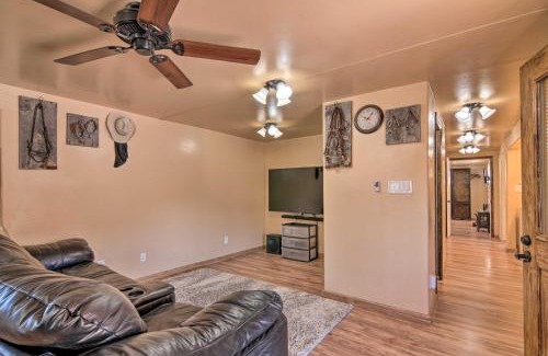 Henrieville House | Cozy Home with Canyon Views 2 Mi to Grand Staircase