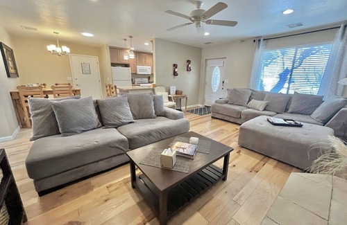 Prescott House | COZY HOME WITH LARGE SHADED BACKYARD. HOT TUB,CORN HOLE,FIREPIT,