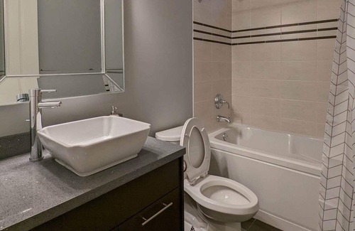 Marpole House | Cozy Home with New Furniture! Steps away from Downtown/UBC/Airport/Richmond