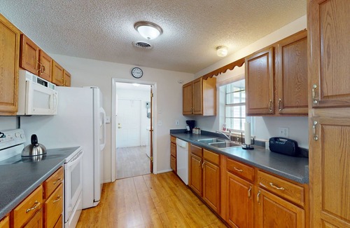 Vero Beach South House | Cozy home with private pool, BBQ, dog friendly, central AC, enclosed yard