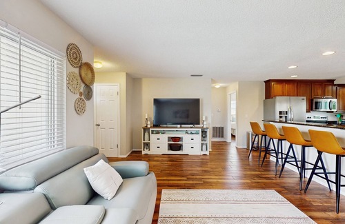 Bradenton House | Cozy home with private pool, lanai, washer & dryer - minutes to beaches