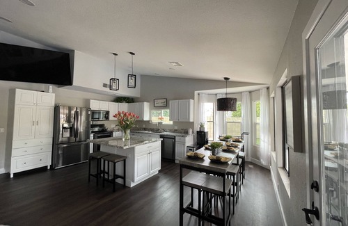 Deer Valley House | Cozy Home with Private Pool, Great Patio & Putting Green – The Ultimate Getaway!