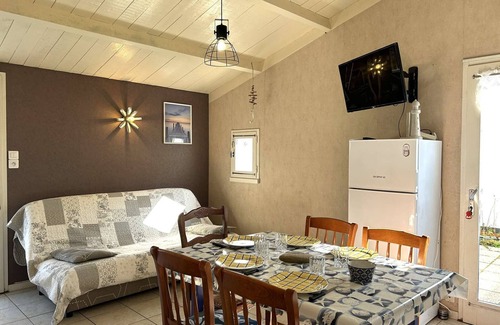 Bretignolles-sur-Mer House | Cozy House with Mezzanine, Heated Pool, Tennis Court, and Patio near Beach – Sleeps 5