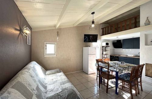 Bretignolles-sur-Mer House | Cozy House with Mezzanine, Heated Pool, Tennis Court, and Patio near Beach – Sleeps 5