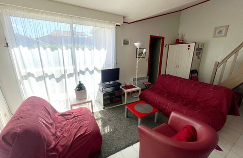 Chateau-d'Olonne House | Cozy House with Veranda, Enclosed Garden, Near Beach and Shops