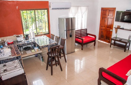 Quepos House | Cozy house in charming Quepos with AC, WiFi