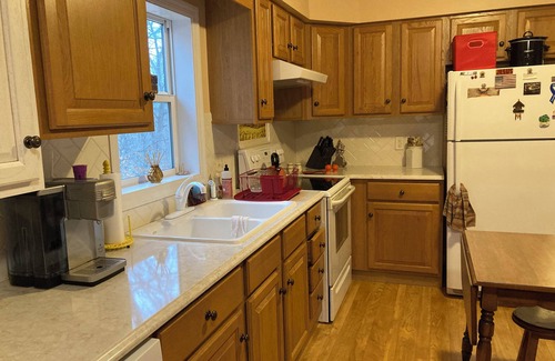 Moneta House | Cozy house in quiet SML community. Close to State Park, wineries, Bridgewater.