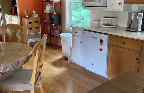 Moneta House | Cozy house in quiet SML community. Close to State Park, wineries, Bridgewater.