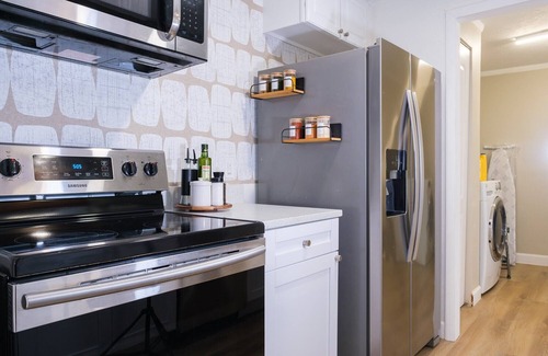 Bearss Plaza House | Cozy house less than 10 away from Busch Gardens, Tampa Zoo and Adventure Island