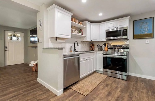 Rogers House | Cozy house near Beaver Lake & Hobbs State Park