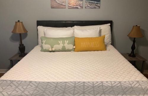 Monroe House | Cozy House of the South Overnight Guesthouse Rentals