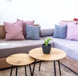 Malevizi Apartment | Cozy House with Pool near Beach