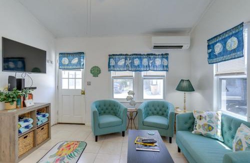 Indian Rocks Beach House | Cozy Indian Rocks Beach Cottage Steps to Seawall!