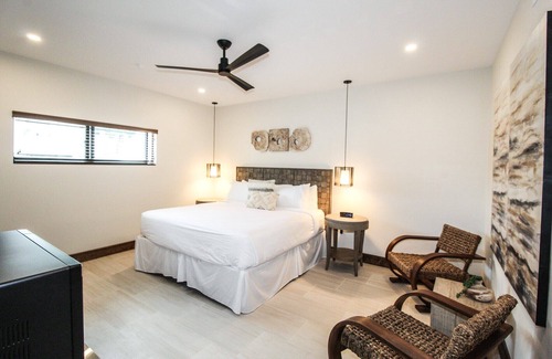 Whitney Beach Resort | COZY ISLAND ROOMS at Bali Hai Beach Resort