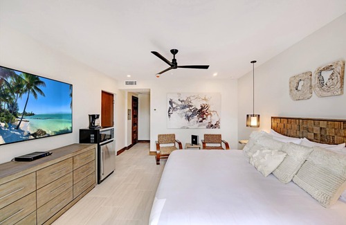 Whitney Beach Resort | COZY ISLAND ROOMS at Bali Hai Beach Resort